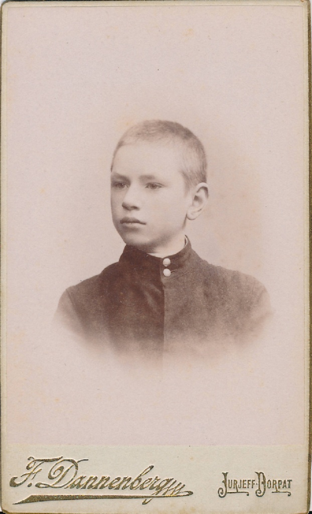Portreefoto. Noormees. Tartu, 20. sajandi algus.