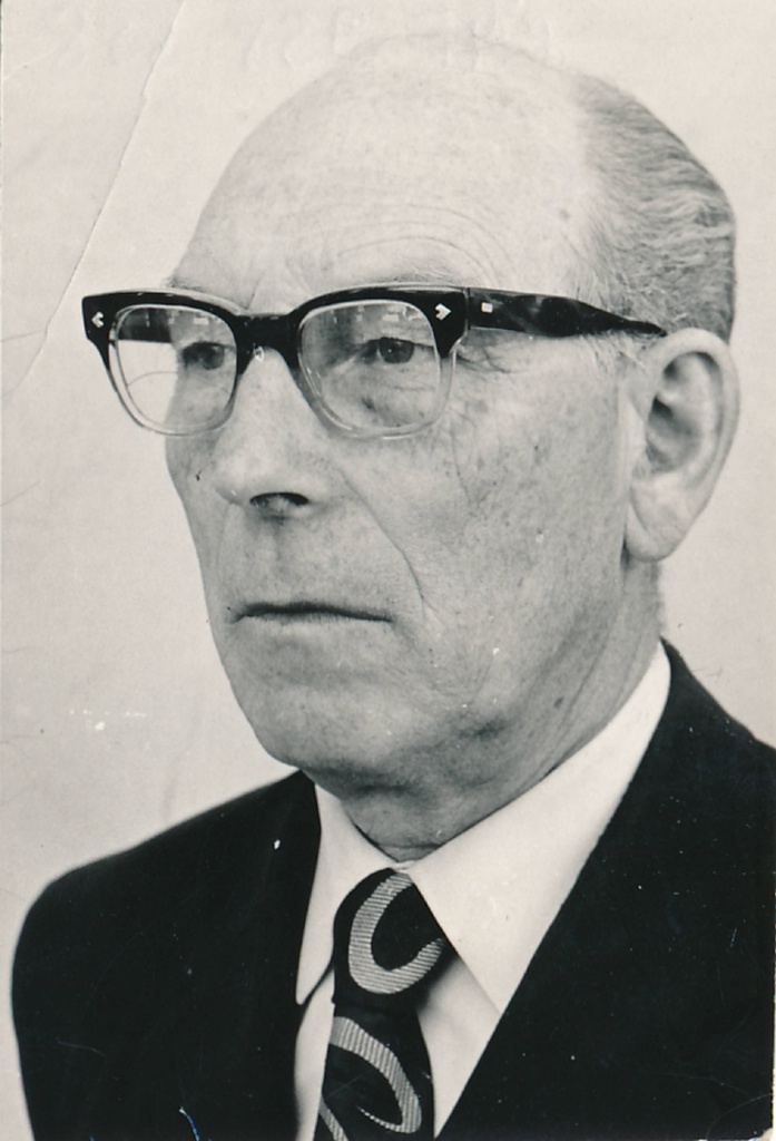 Portreefoto. EPA õppejõud Elmar Haller. 1979.a.