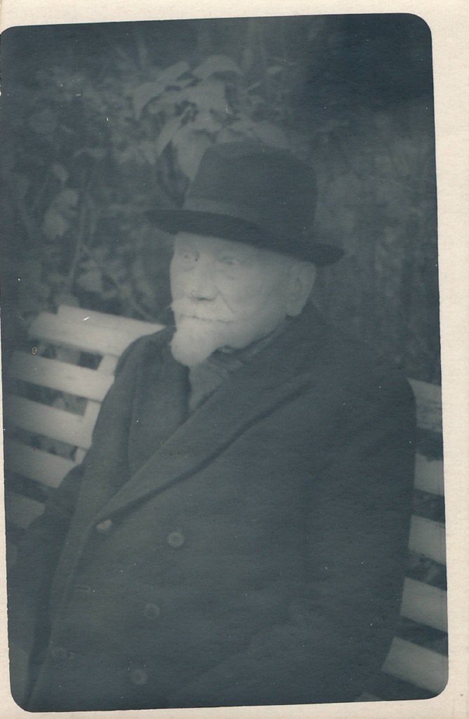 Portreefoto. Peeter Root (Elmar Kriisa abikaasa isa). 1930ndatel.