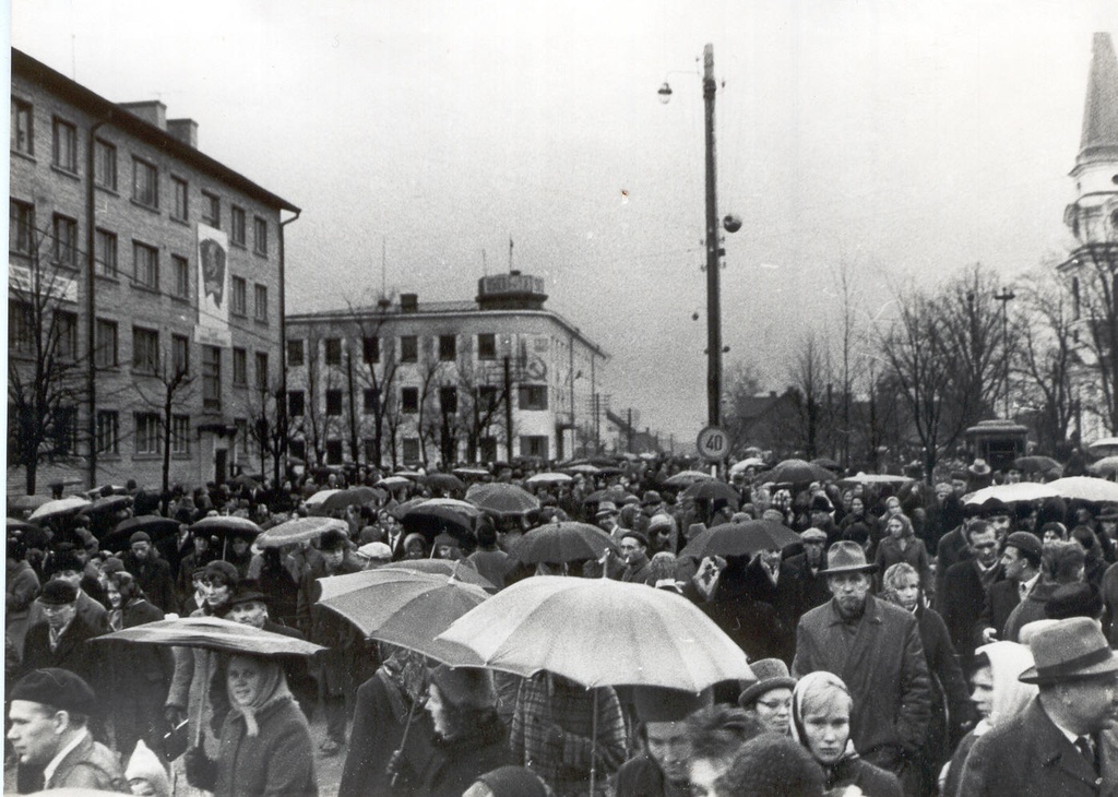 Foto.SSOR 50. aastapäeva demonstratsioon Võrus 1967.a. .
