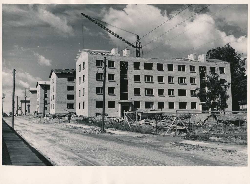 Uued elamud Tiigi tänaval. Tartu, 1965. Foto K. Raud.