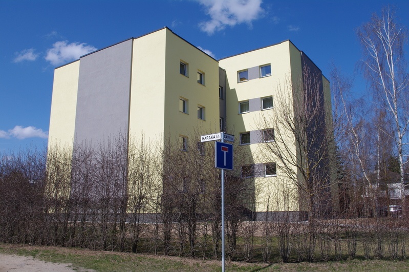 Digifoto. Korterelamu Haraka tänaval, Tartu. 2019