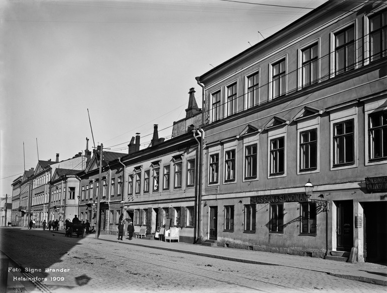 Aleksanterinkatu 16 (Remanderin talo), 14 (Brummerin talo), 12 (Balderin talo)