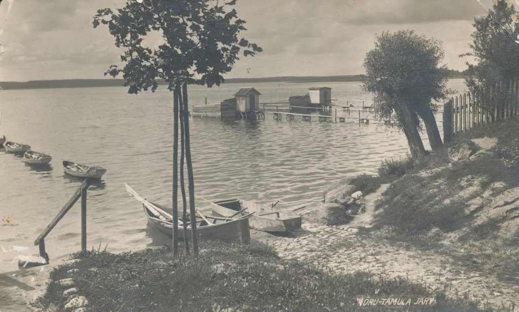 Fotopostkaart. Võru- Tamula järv. 1926.Ujumismajad ja paadisild.