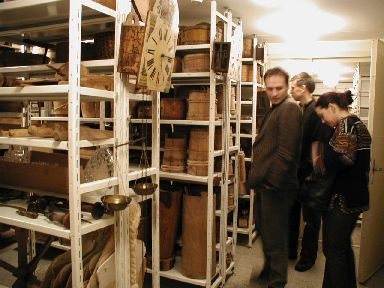 Digifoto. Viljandi muuseum, fondiruum, 21.02.2005. Foto Tiia Reisner.