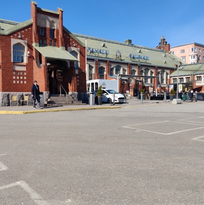 Hietalahden kauppahalli Hietalahdentorin puolelta nähtynä rephoto