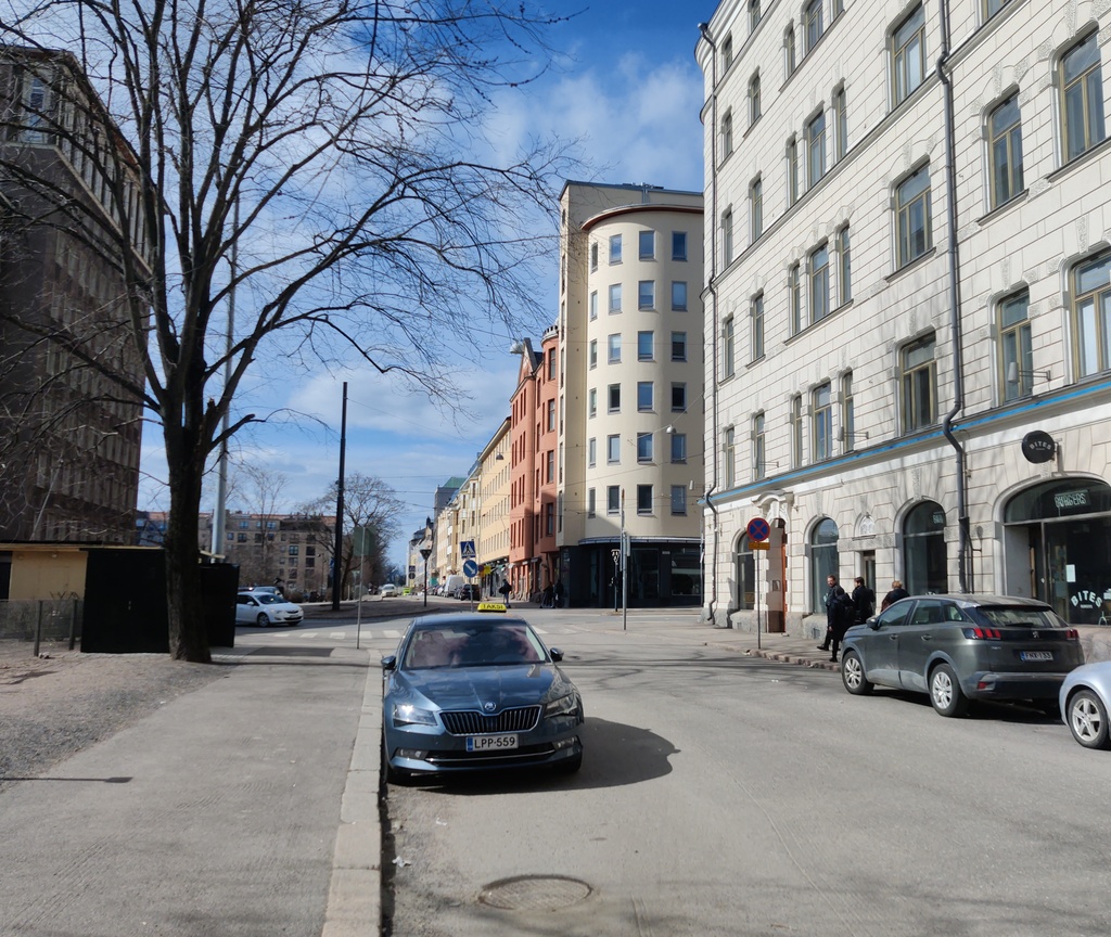 Katunäkymää Lapinlahdenkatu 3, 5, ja 7:n kohdalta. rephoto