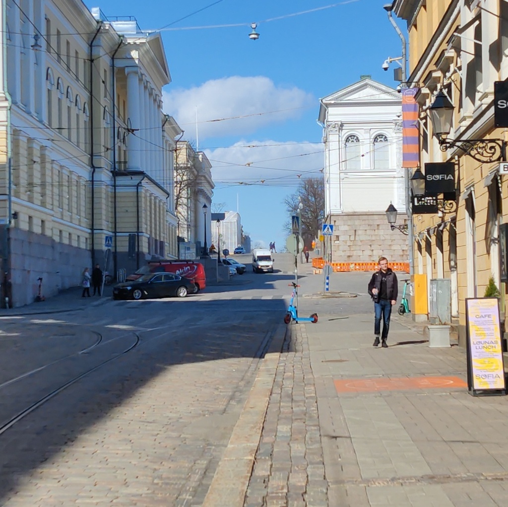 President Urho Kekkosen's funeral exhibition to watch the accumulated audience. rephoto