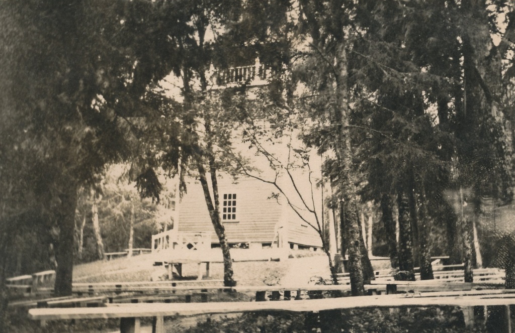 Fotopostkaart. Vaade Suure Munamäe 1925.a. valminud puust vaatetornile.