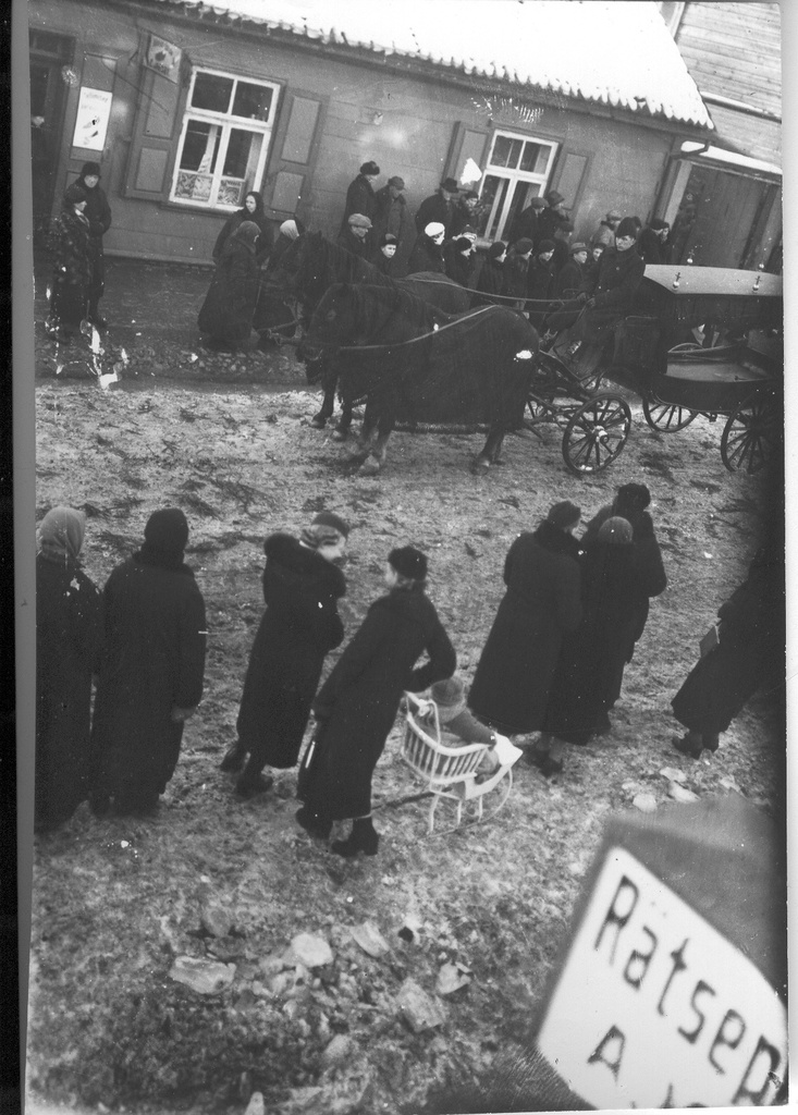 Foto.Võru vaade koos matusevankriga