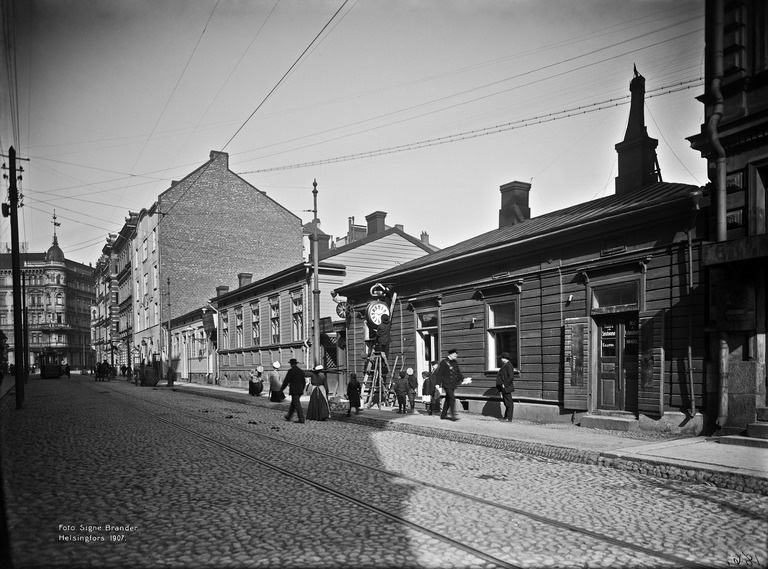 Iso Roobertinkatu 14, 12, 10, 8, 6, 4, 2.