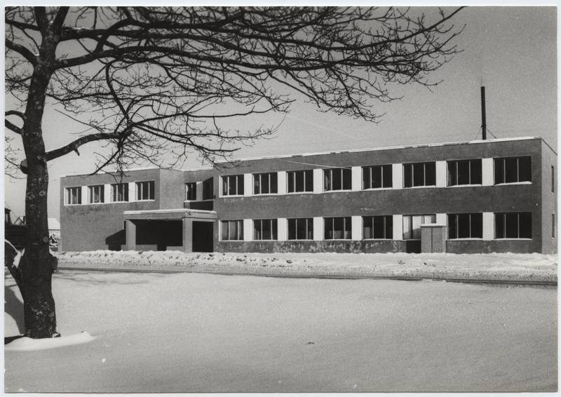 foto, Viljandi, Tallinna tn 58, Elamute Ekspluatatsiooni Valitsuse hoone, veebruar 1983, foto E. Veliste