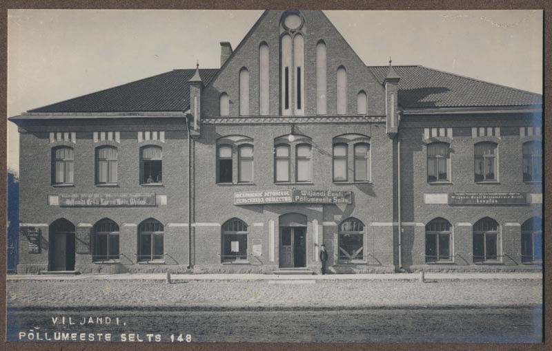 foto albumis, Viljandi, Põlluseltsi maja Tallinna tn 3. u 1915, foto J. Riet