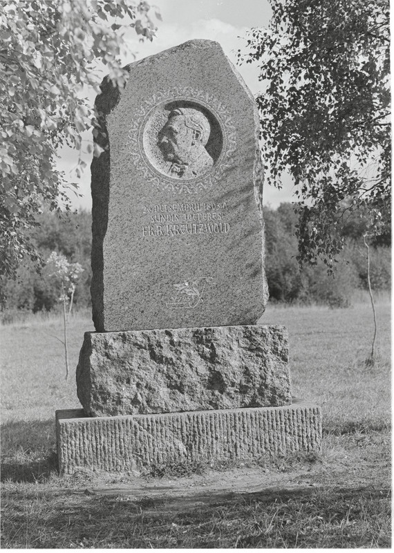 Fr. R. Kreutzwaldi mälestusmärk Jõeperes