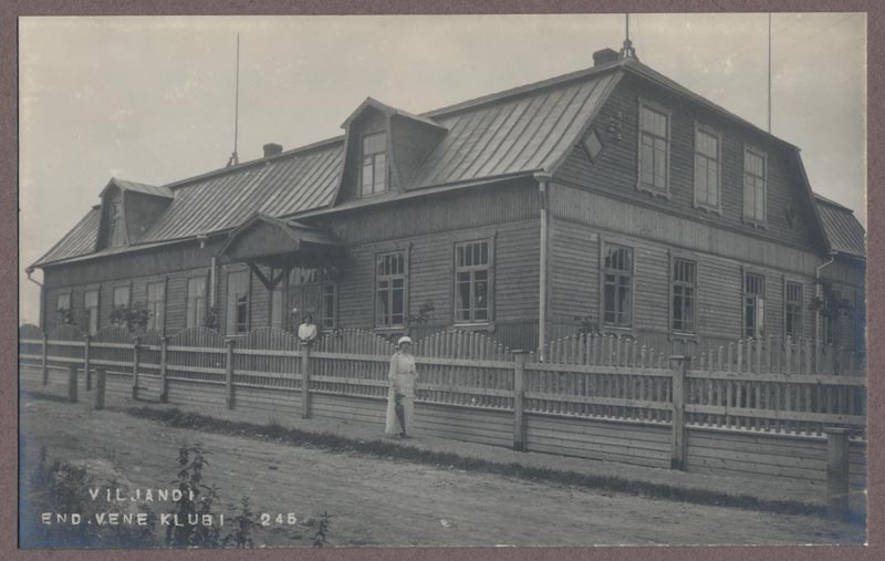 foto albumis, Viljandi, Turu tn 6, Vene klubi, vaade Tallinna tn poolt, u 1916, foto J. Riet