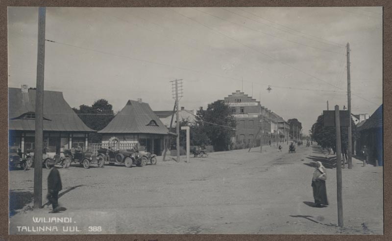 foto albumis, Viljandi, Tallinna tn, piki, Vabaduse platsilt, u 1925, foto J. Riet