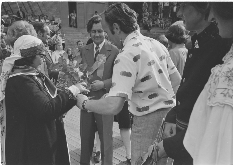 Vabariiklik tantsuansamblite kontsert Rakvere Vallimäel