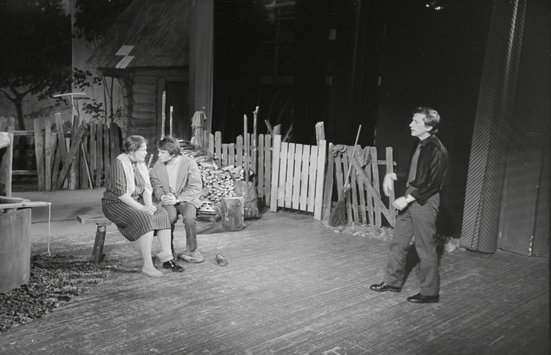 Rakvere Teatri lavastus "Sikud ja lambad"