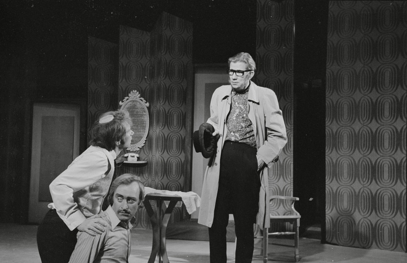 Rakvere Teatri lavastus "Kõiges on süüdi sardiinid"