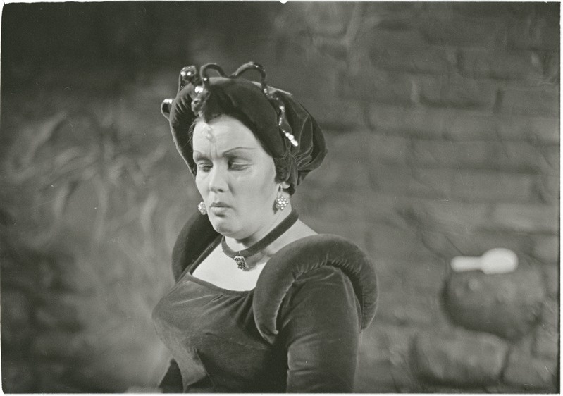 J. Rainis. Armastus on tugevam kui surm ehk legend Turaida Roosist. Rakvere Teatri lavastus