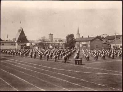Tallinna koolinoorsoo võimlemispüha  similar photo