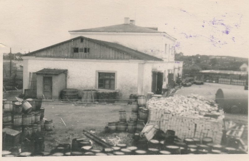 Vaade kombinaadi hoonele