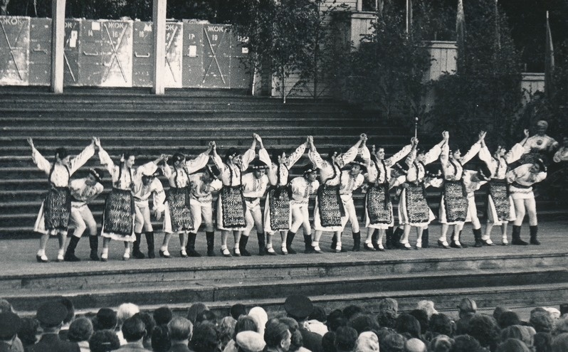 Moldaavia tantsuansambli kontsert Vallimäel