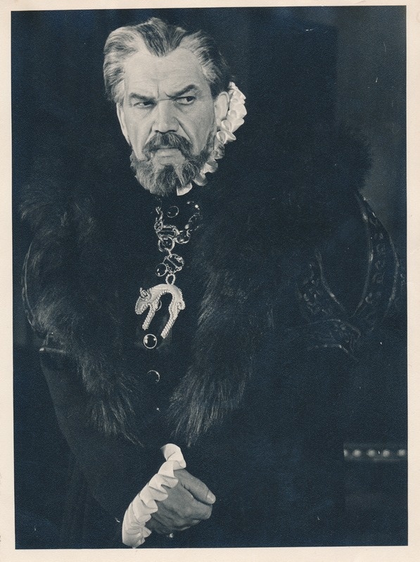 Kaarel Karm Philippina  etenduses Don Carlos