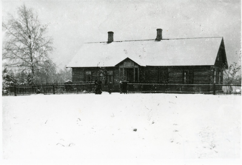 Varesmetsa koolimaja ca 1909.a.