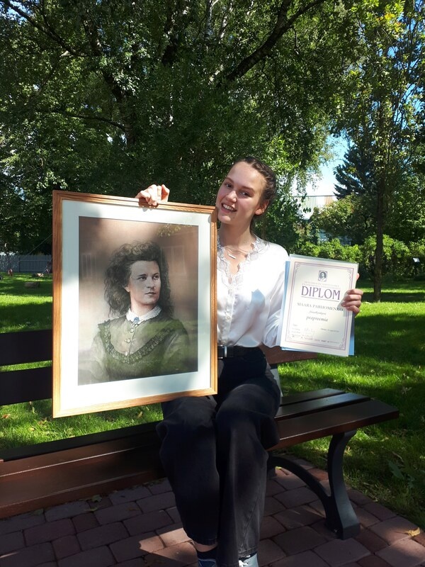 Foto. VII üleriigilise Koidula etluskonkursi finaalvõistluse võitja Maara Parhomenko. 21.08.2021.