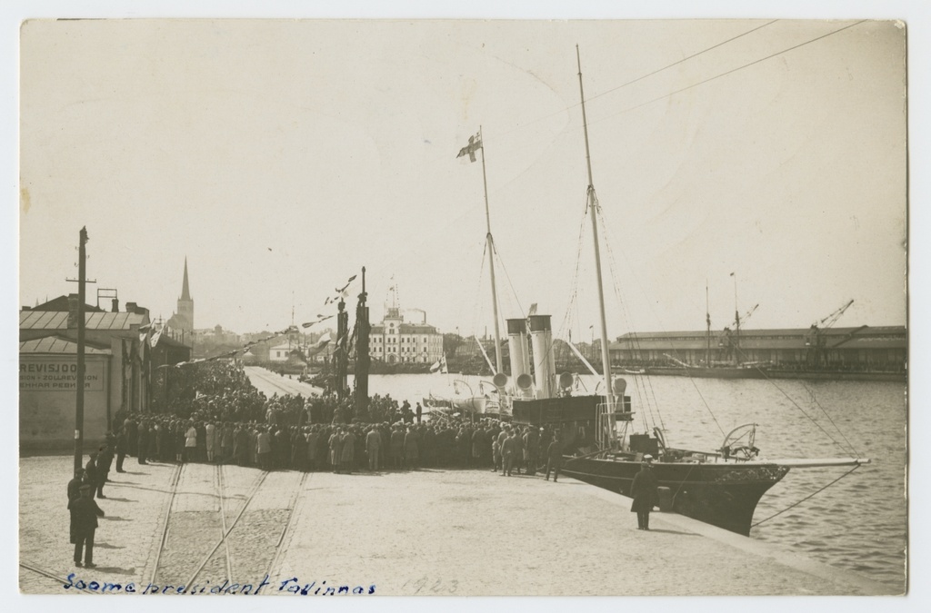 Soome presidendi Lauri Kristian Relanderi vastuvõtt Tallinna sadamas.
21. mai 1925