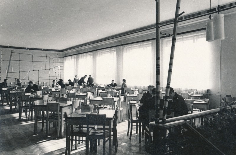 Vaade restoran-söökla Viru suurde saali Kundas