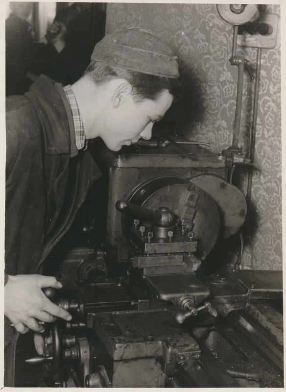 Rakvere Internaatkooli 9. klassi õpilane Heino Rummu