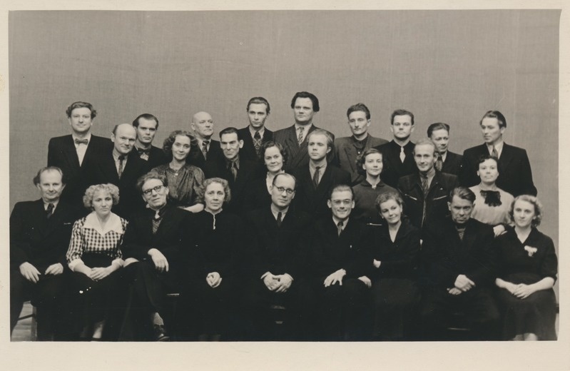 Rakvere Teater näitlejad ja tehniline personal sügishooaja avamisel