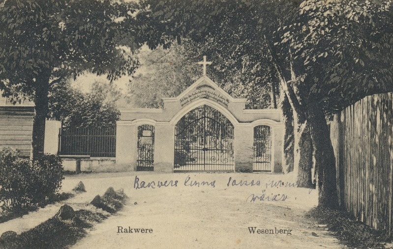 Rakvere linna surnuaia värav