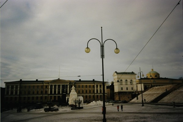 Helsingin yliopiston päärakennus ja Senaatintori