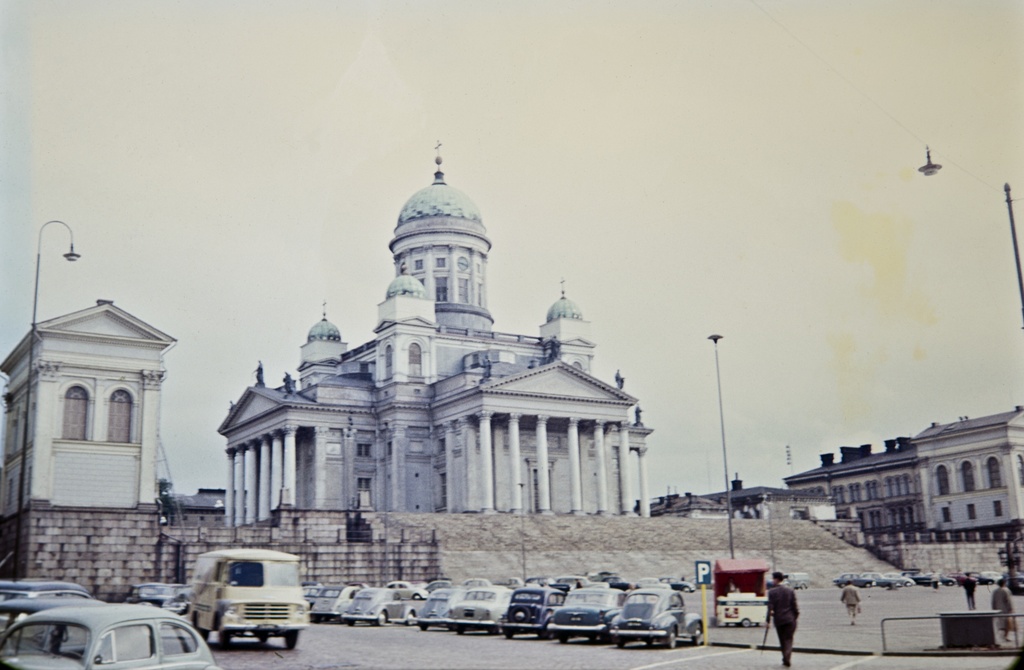 Senaatintori ja Tuomiokirkko.Unioninkatu 29. - Hallituskatu 7.