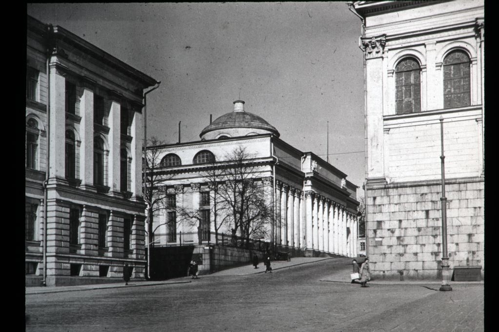 Arkkitehtuurin historian opetusdiat, arkkitehtuuri: Helsinki, Senaatintori (C46)