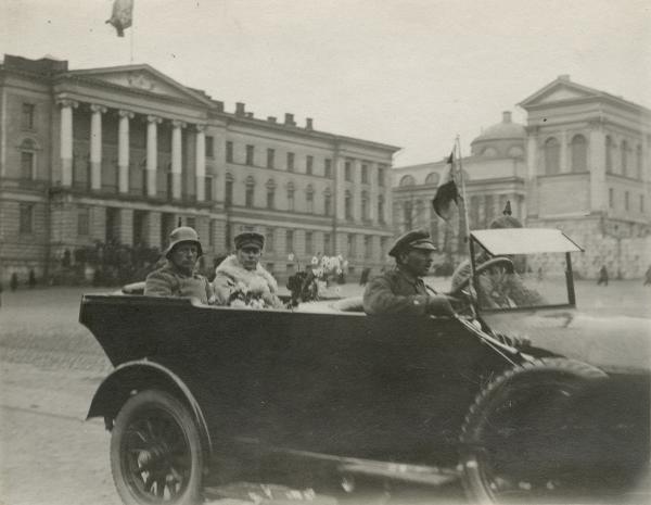 Saksalaisten ylipäällikkö von der Goltz ja eversti Thesleff 14.4.1918.