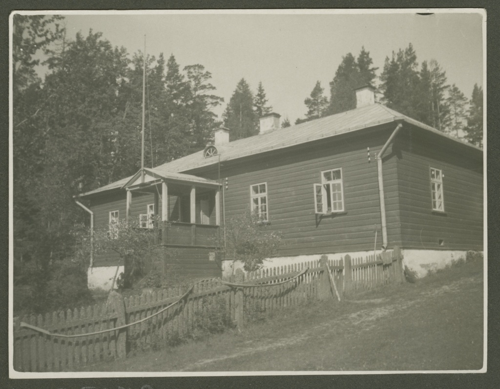 Ruhnu tuletorni hoonete remont