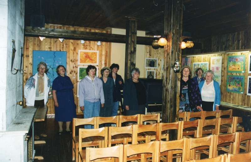Mäetaguse naisansambel Sügislilled, Iisaku Muuseumis 7.06.2001