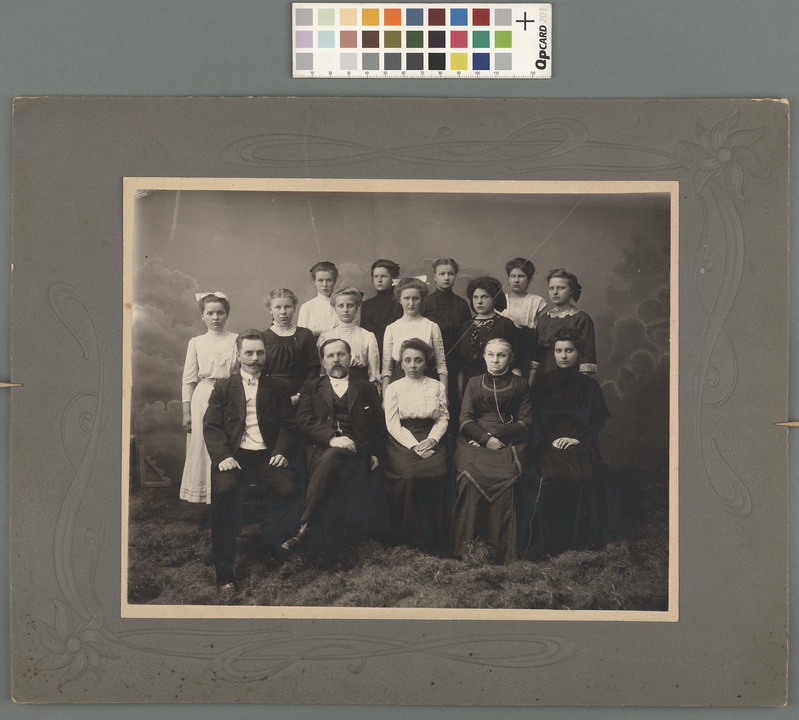 Rakvere Zeeh Tütarlaste Kommertsgümnaasiumi õpilased