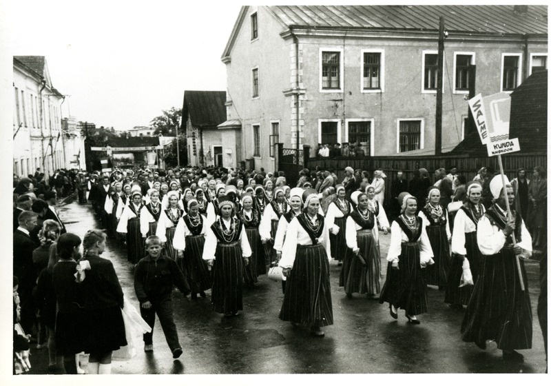 Rakvere rajooni laulupäeva rongkäik