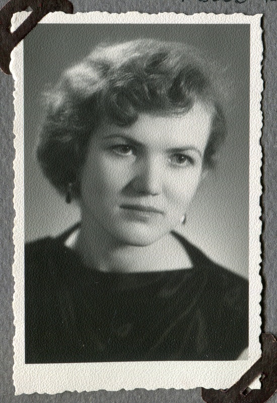 Ester Valge