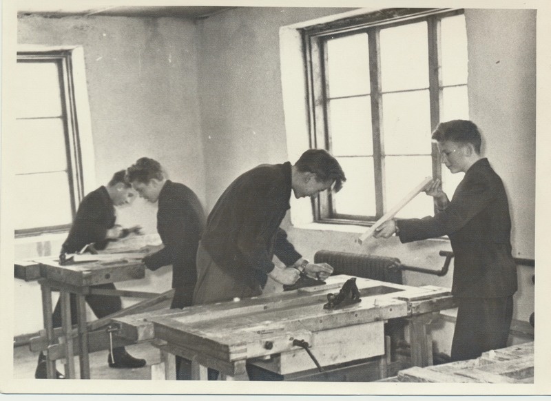 Tööõpetuse tund Väike-Maarja Keskkoolis