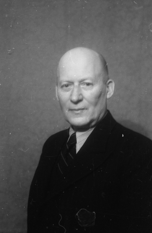 TRÜ sünnitusabi ja günekoloogia kateedri juhataja, Tartu Kliinilise Sünnitusmaja peaarst (1944-50) Rudolf Bernakoff
