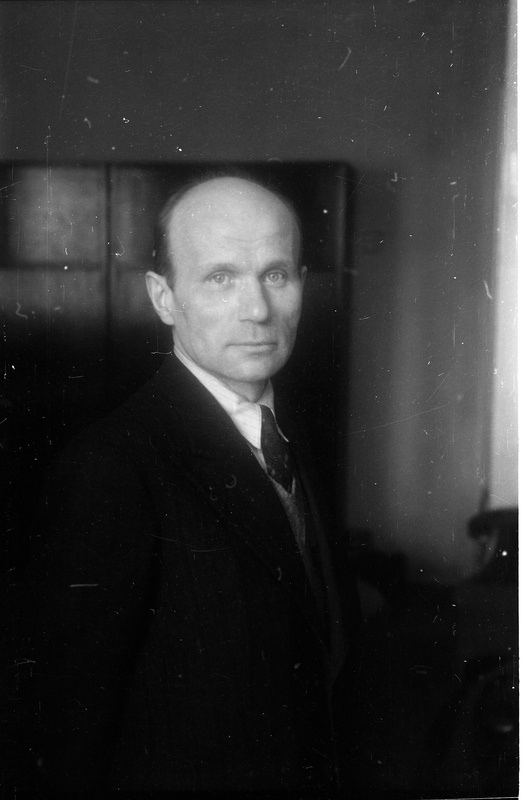 TRÜ õigusteaduskonna kriminaalõiguse ja protsessi kateedri juhataja (1944-65) prof Helmut Kadari