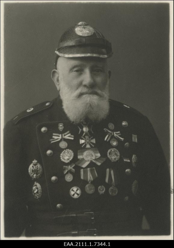 Aron Jakob Jakobson,  Tartu Tuletõrje päästemeeskonna asutajaid, tuletõrjuja, portreefoto