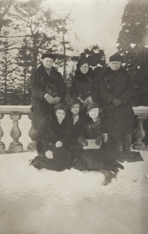 ERM-i koosseisulisi töötajaid ja hädaabitöölisi. Pildistatud Raadi pargis 12.03. 1934. aastal.