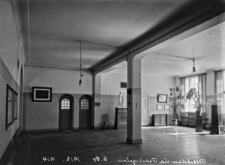 Tehtaankadun kansakoulu, Tehtaankatu 15-17. Aula.
